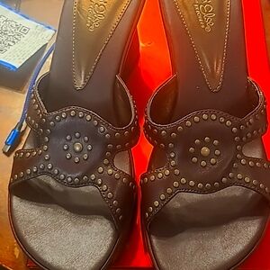 Something else by Skechers 10